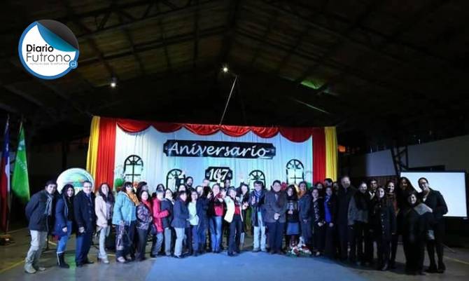 Colegio Balmaceda de Futrono celebró 107 años de historia 