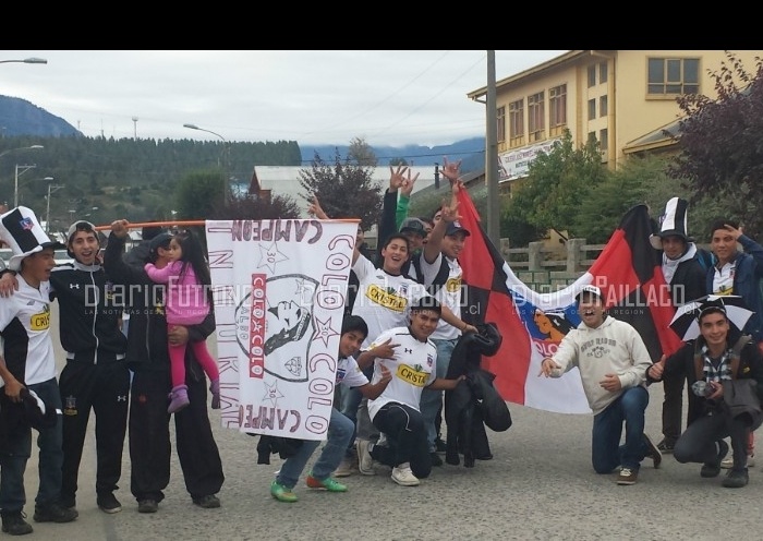 La loca celebración de los colocolinos por las calles de Futrono