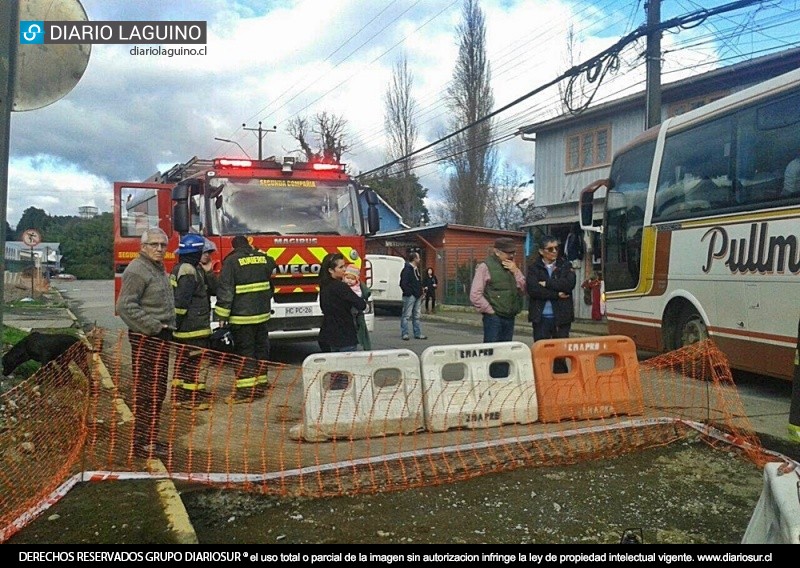 Bus de recorrido interprovincial sufrió accidente en calle Balmaceda