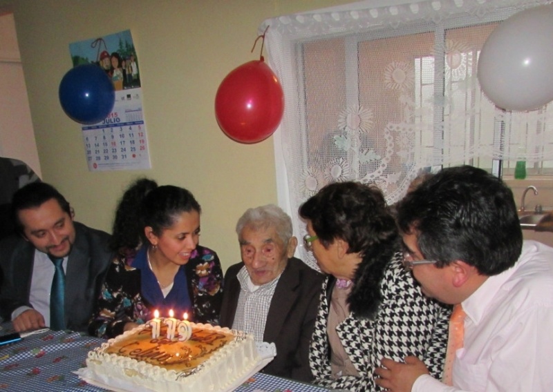 119 velitas apagó el adulto mayor más longevo de Chile