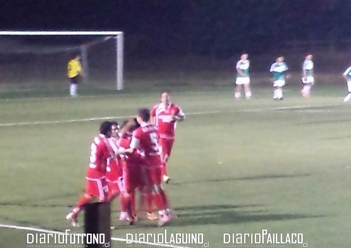 Carlos Tapia anotó el gol imposible que al Royal hizo campeón. Audax es el monarca en serie reservas