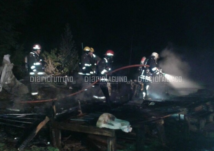 Incendio destruyó una vivienda camino a Valdivia