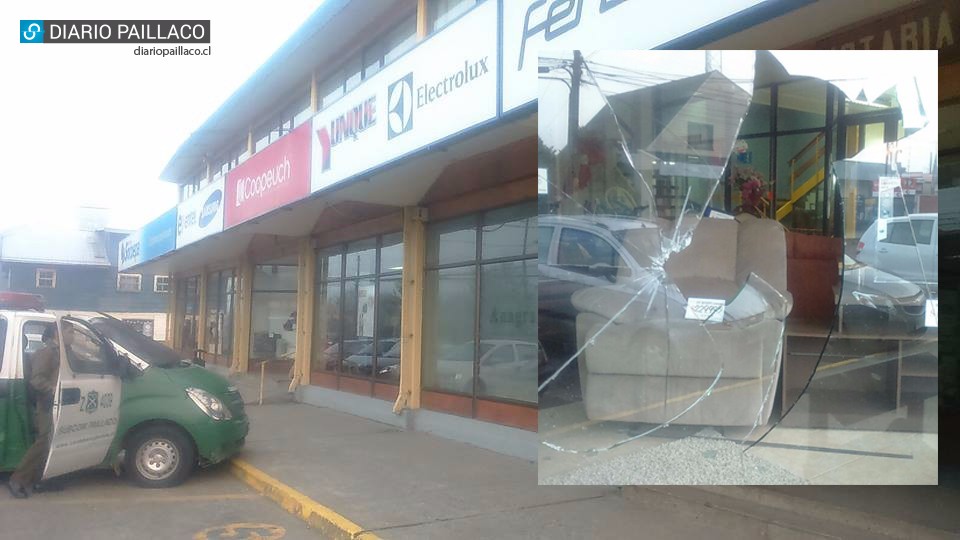 Desconocidos atacaron con piedras ventanales de Comercial Socoepa en Paillaco