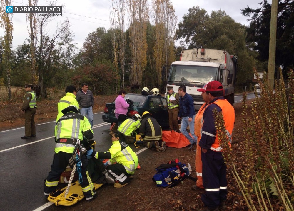 Automóvil colisionó con camión recolector de basura en sector Chapuco Reumén