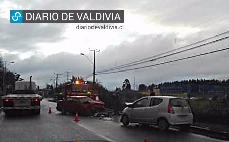 Colisión de dos vehículos se produjo en la salida sur de Valdivia