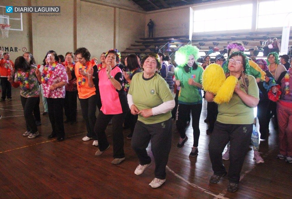 Fiesta caribeña gold convocó a más de 350 adultos mayores en Lanco
