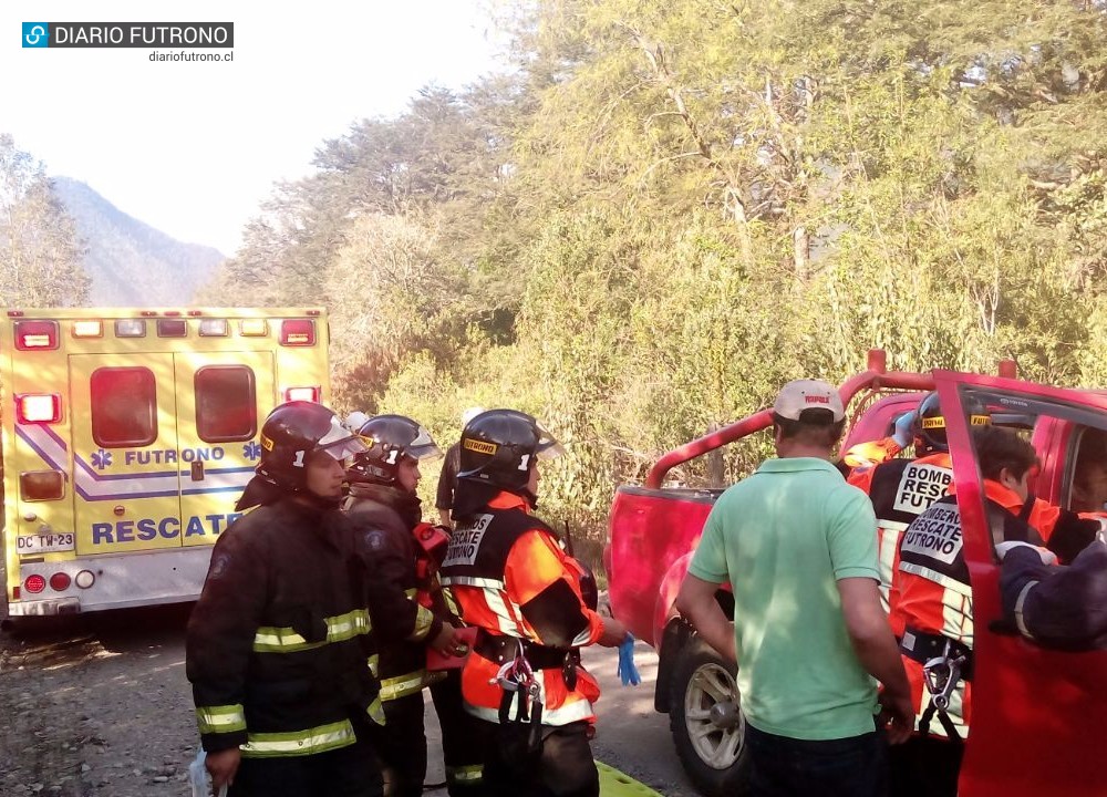 Dos lesionados por volcamiento de un camión en el sector de Cerrillos