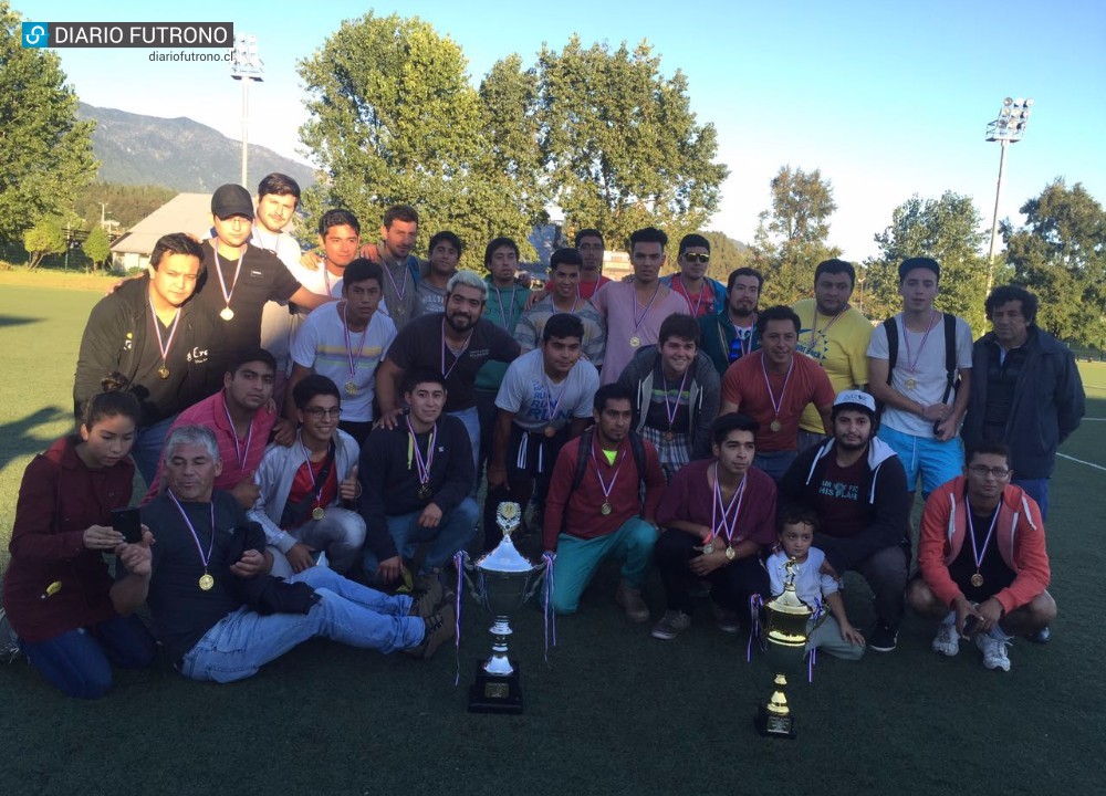 “Bello Amanecer de Llifén” se alzó como bicampeón del fútbol rural