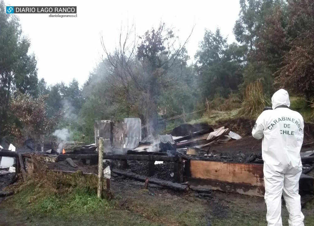 Adulto mayor falleció al interior de su vivienda tras incendio en Lago Ranco
