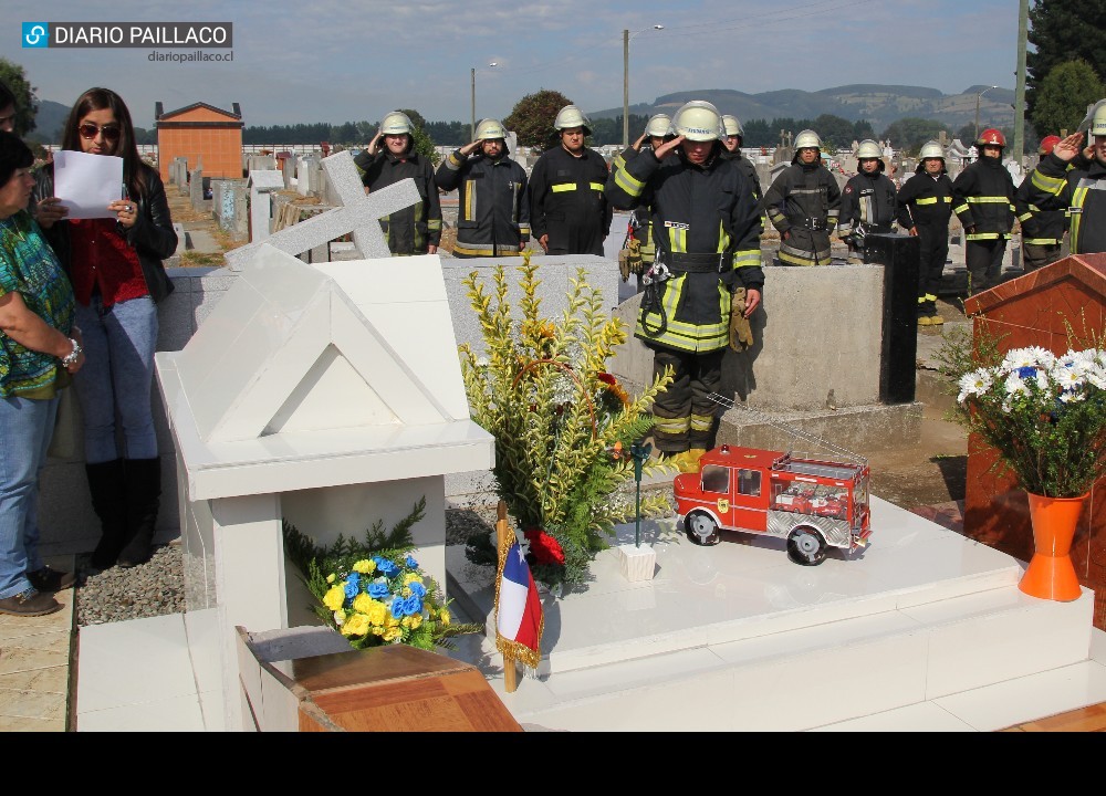 Inauguran bella sepultura de Sebastián Castro Valdés, bombero mártir de Paillaco