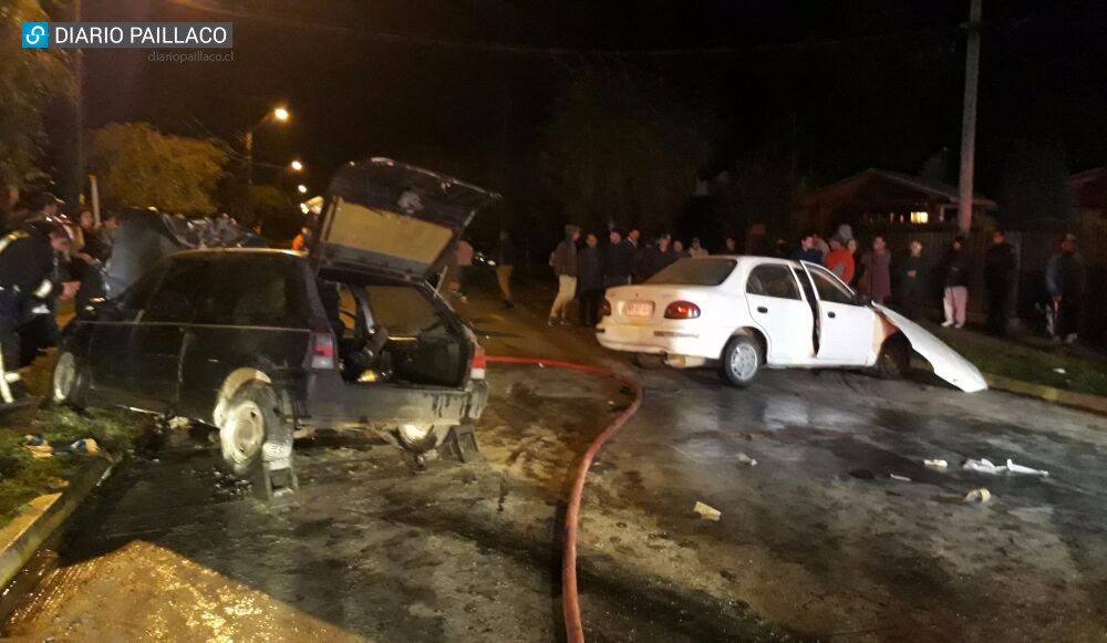 Cuatro heridos deja colisión frontal y posterior incendio de vehículo en Paillaco