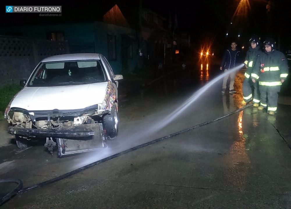 Conductor perdió el control de su auto y derribó cerco en Futrono