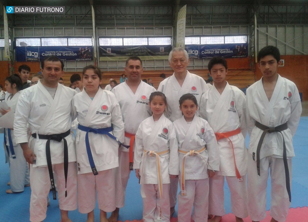 Karatecas de Futrono participaron en seminario con instructor japonés en Puerto Montt