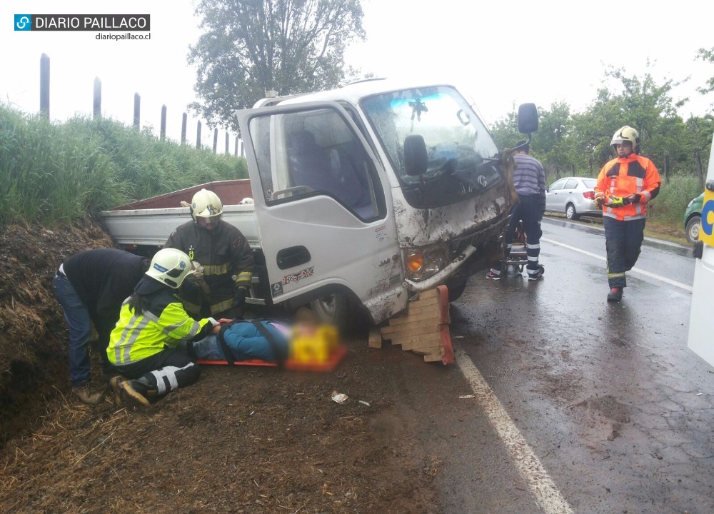 Nuevo accidente en ruta Reumén-Futrono: dos personas resultaron lesionadas