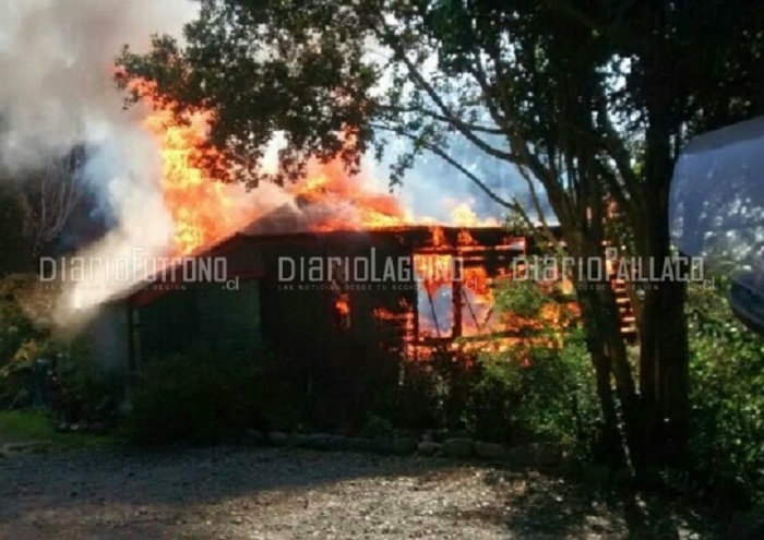 Incendio consumió casa habitación de dueño de piscicultura Iculpe de Lago Ranco