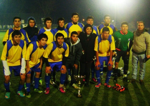 Selección de fútbol de Futrono prepara su debut en el campeonato regional