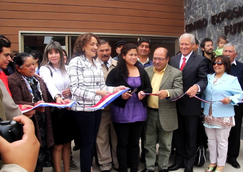 Futrono inauguró moderno Centro de Exposición Artesanal