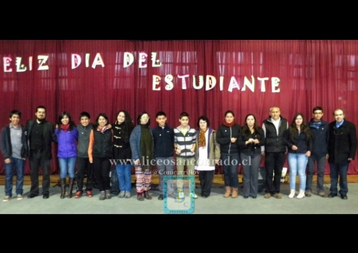 Por ser buenos compañeros, jóvenes del Liceo San Conrado recibieron regalos en el día del alumno