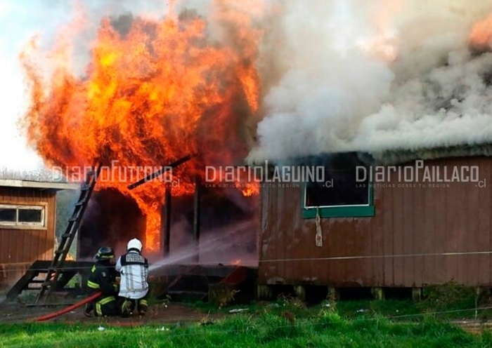 Una familia resultó damnificada tras incendio en Futrono