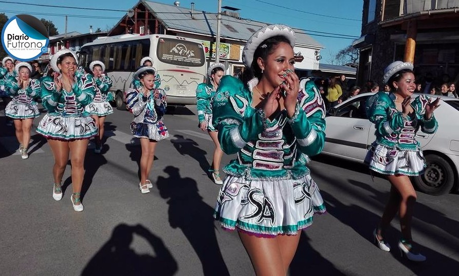 Agrupación futronina llenó de vida la ciudad para dar la bienvenida a Fiestas Patrias