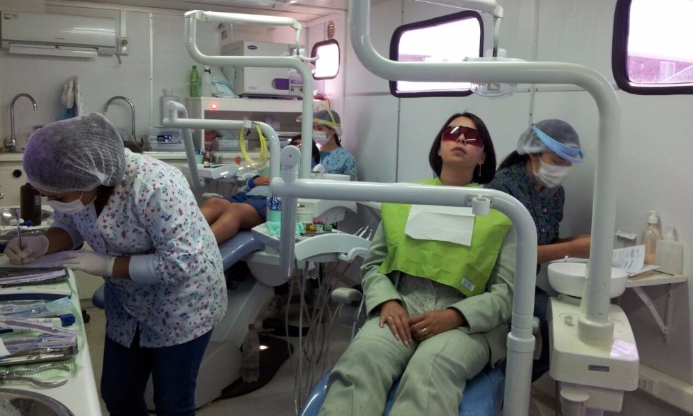 Clínicas Dentales Móviles Urbana y Rural Contribuyen en la Disminución de las Listas de Espera Odontológicas