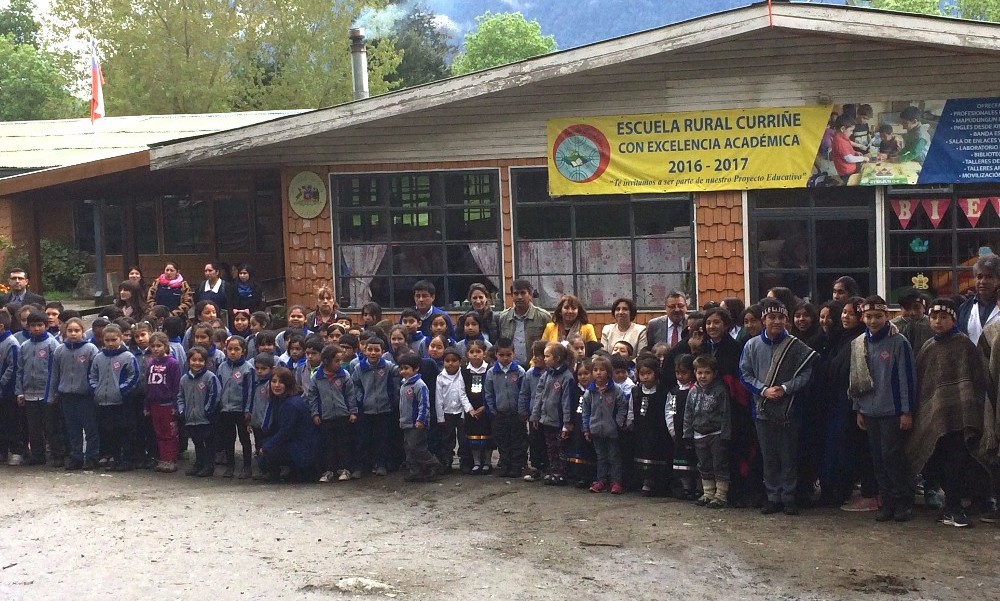 Más de 230 millones de pesos entregó Mineduc para mejorar infraestructura de Escuela Rural de Curriñe