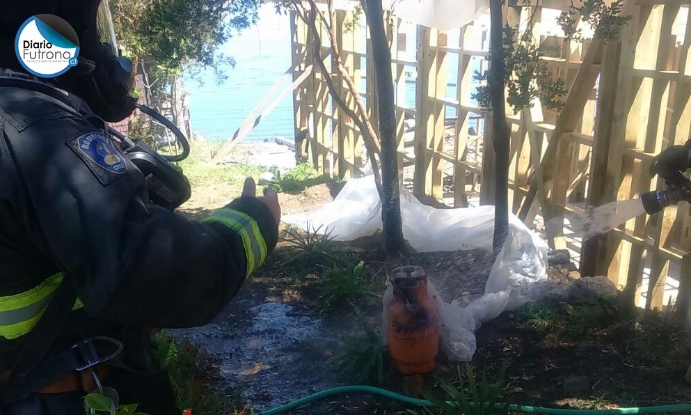 Bomberos de Futrono controló principio de incendio de casa en construcción 