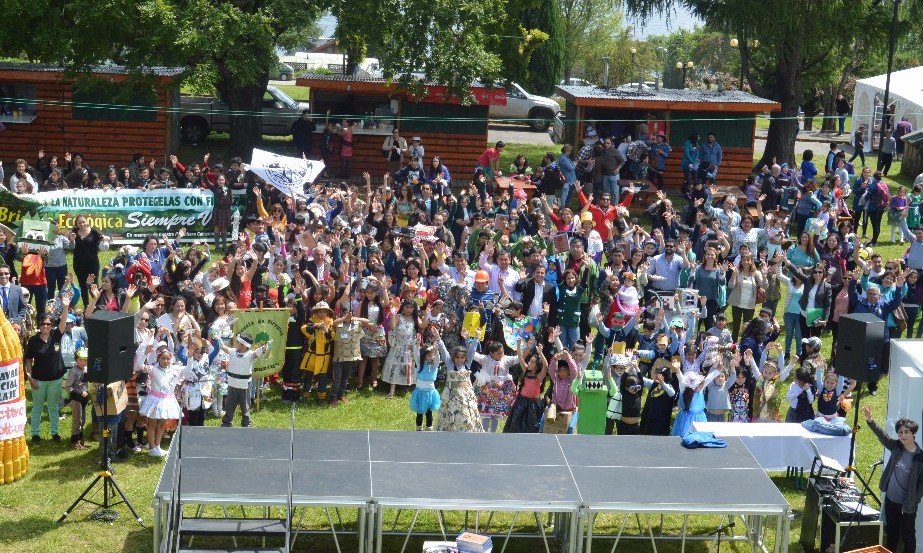 Delegaciones de Lago Ranco y Futrono se vistieron de colores durante 1er. Carnaval Provincial de Reciclaje