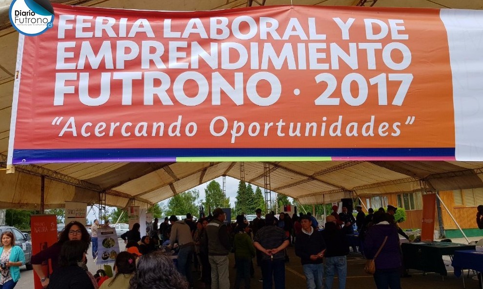 Ya partió la 1° Feria Laboral y de Emprendimiento en Futrono