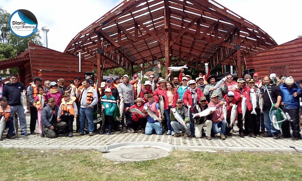 Rodrigo Vergara arrasó con los premios del 17°Campeonato de Pesca de Lago Ranco