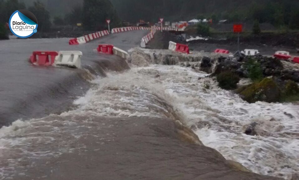 Desborde del Llancahue mantiene cortada la ruta Coñaripe-Liquiñe