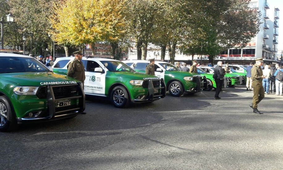 Carabineros dio la bienvenida a 10 modernos vehículos policiales