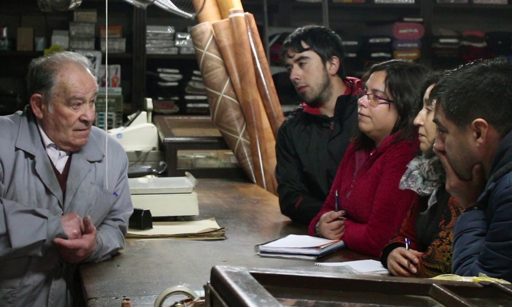 Docentes recorrieron Río Bueno para investigar en nuevo taller del PAR Explora en Ciencias Sociales