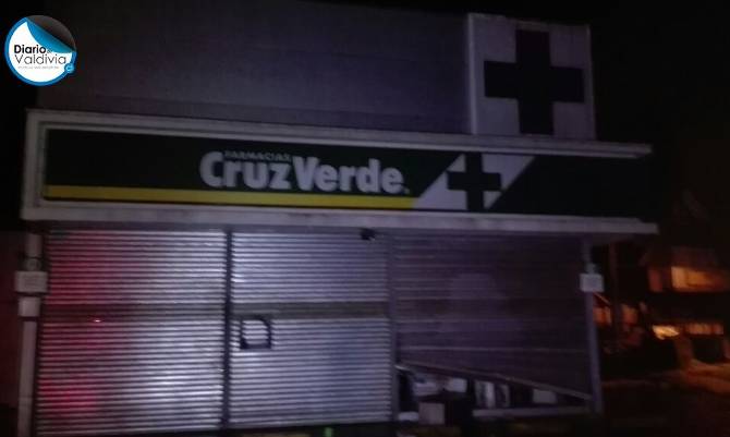 Carabinera fue atropellada tras intento de robo a farmacia en Valdivia