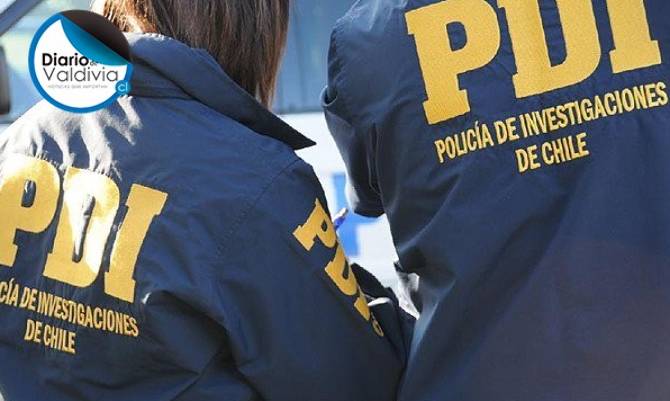 Sujeto acusado de violar a su hija se entregó tras “funa” de vecinos en Valdivia