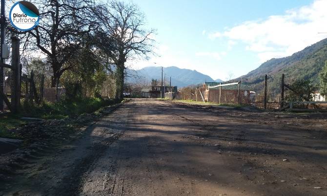 Vecinos de Llifén valoran mejoramiento de callejón San Vicente