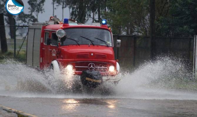 Intenso temporal deja varias calles inundadas de Corral