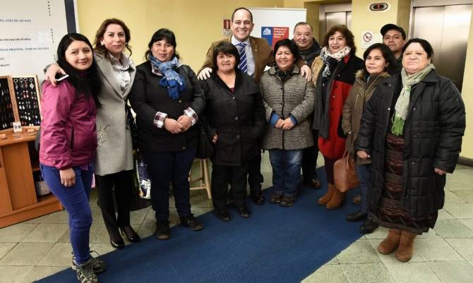 Ocho mujeres mapuche representarán a la región en feria de emprendimiento en Santiago