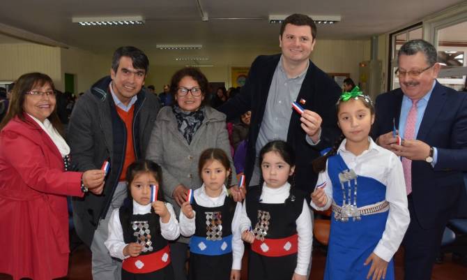 Comunidad Educativa de Escuela Curriñe inauguró sus renovadas dependencias