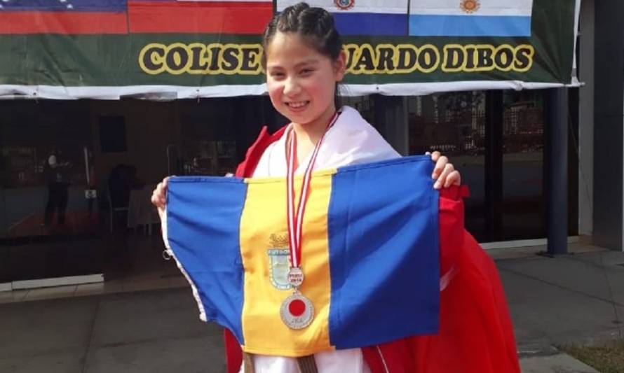 Orgullo total: Constanza Álvarez logró 2 medallas para Chile en el Panamericano de Karate en Perú