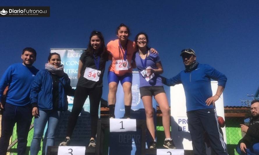 Grandes y pequeños participaron de la Corrida Familiar de Fiestas Patrias