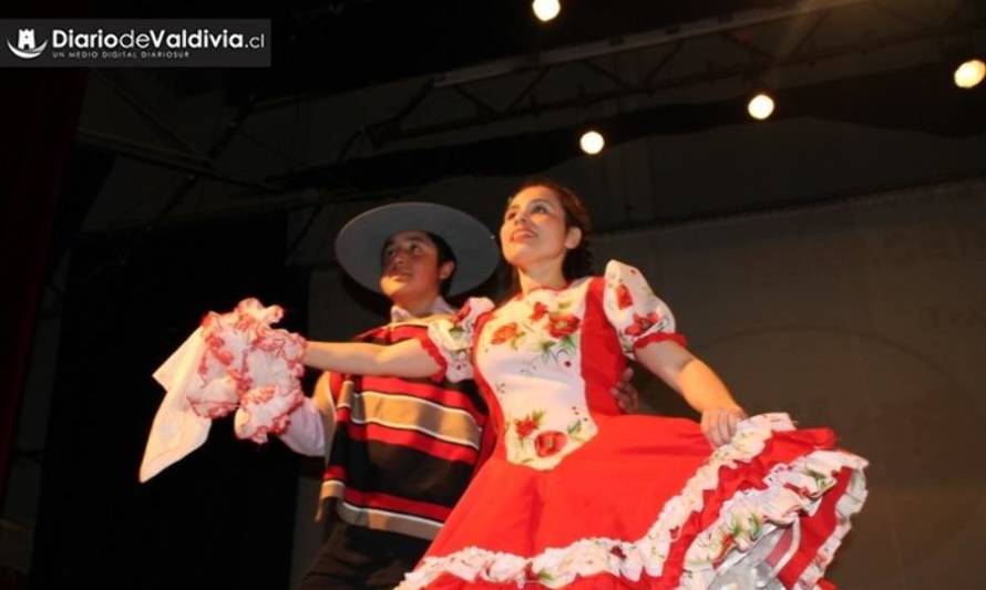 En Valdivia bailarán 15 horas de Cuecas Sin Parar
