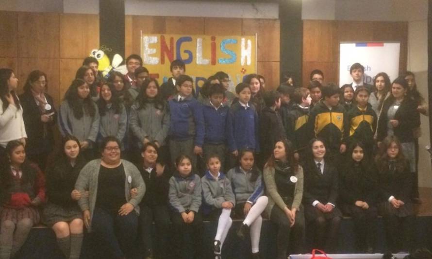 Estudiantes de la comuna de Futrono mostraron su dominio del idioma inglés