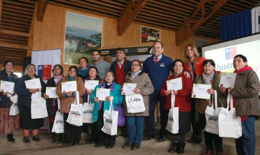Mujeres rurales de Futrono celebraron su día con entrega de kits de ahorro energético