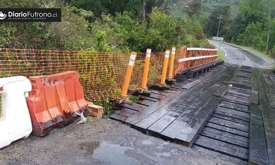 Peligro en Futrono: Surge preocupación por precaria seguridad de puente en reparaciones