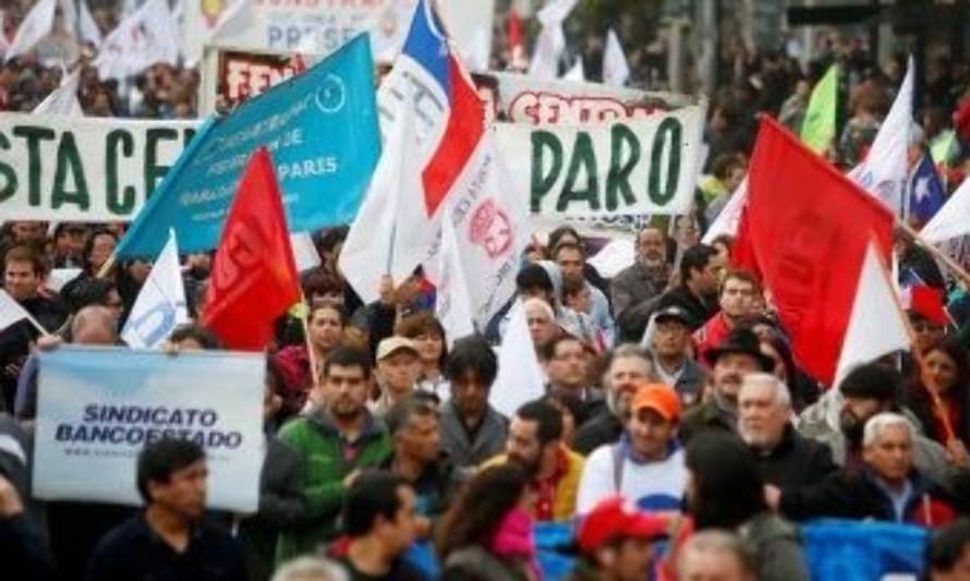 Tres escuelas de la comuna de Futrono se suman al paro convocado por la CUT