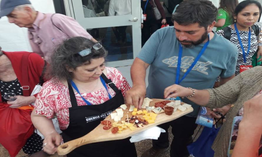 Gastronomía de la Cuenca del Ranco fue parte de importante feria de turismo en Santiago