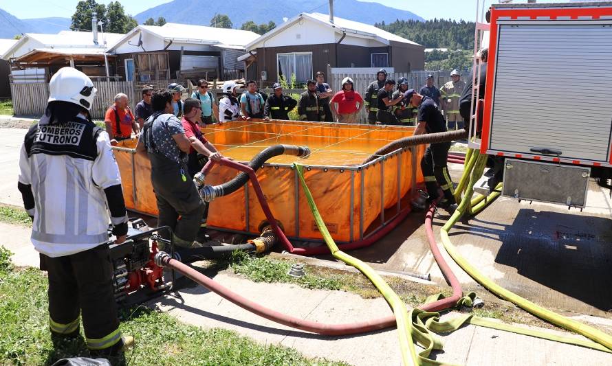 "Aplicación de Agua en el Combate de Incendios"; Bomberos de Futrono apuestan por la capacitación