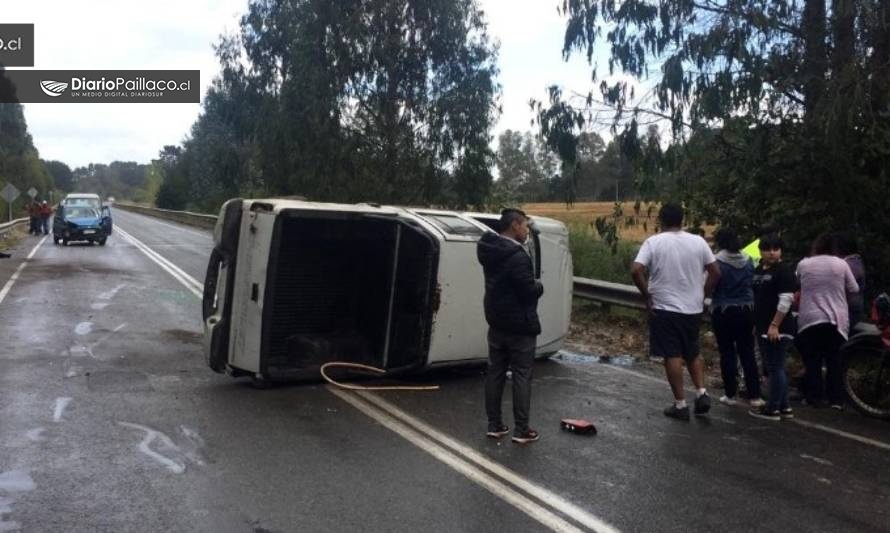  [PRECAUCIÓN] Colisión vehicular dejó tres heridos en ruta Paillaco-Itropulli-San Pedro