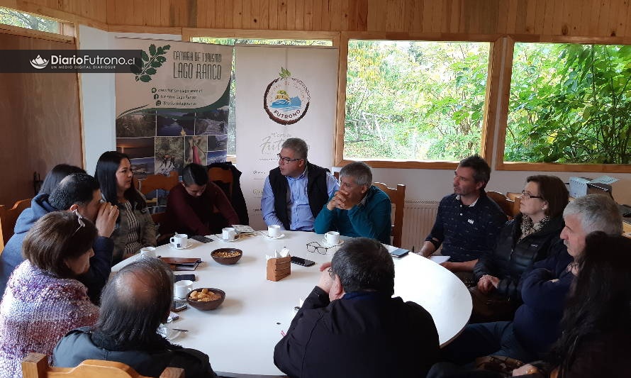 En Lago Ranco abordaron problemáticas del turismo en la Región de Los Ríos